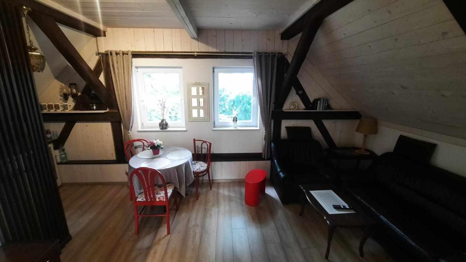 Sulow  Apartament Jelen W Smokingu מראה חיצוני תמונה